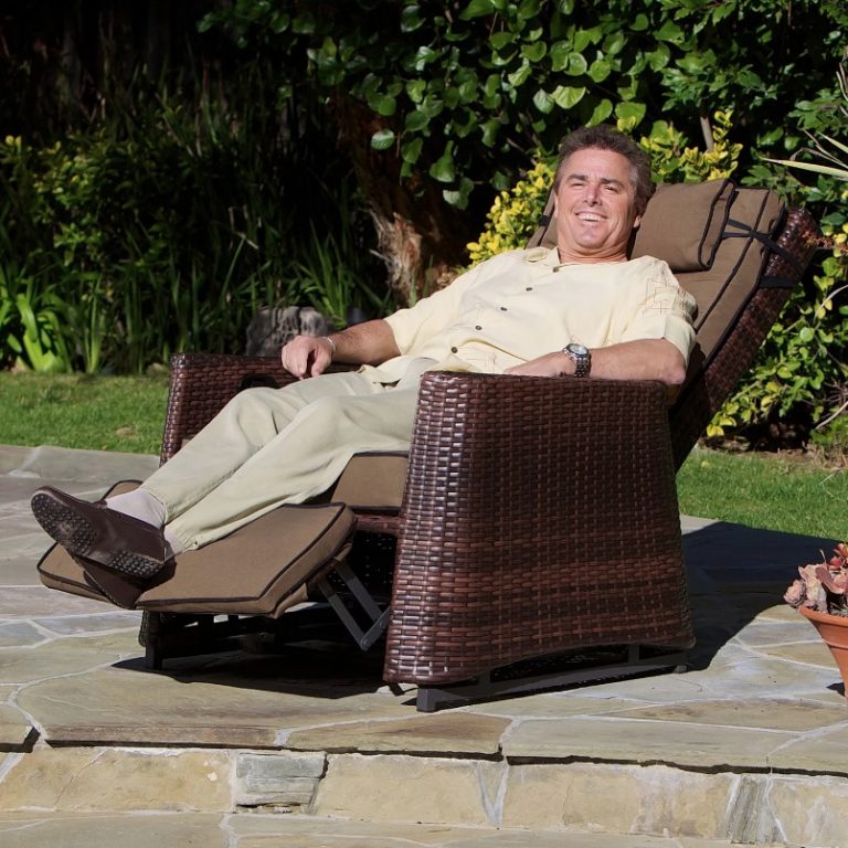 Best Outdoor Recliner Reviews, Buying Guide and FAQs 2022