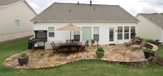 Curved Outdoor Flagstone Patio