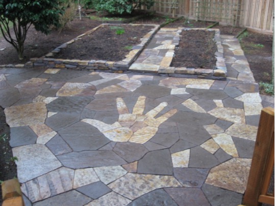 Flagstone-patio-design-irregular-slabs