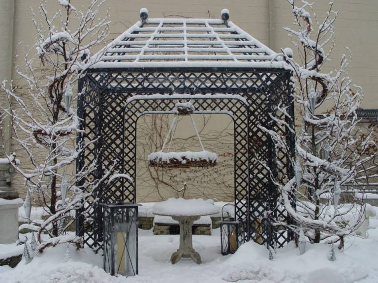 How to Winterize Your Pergola