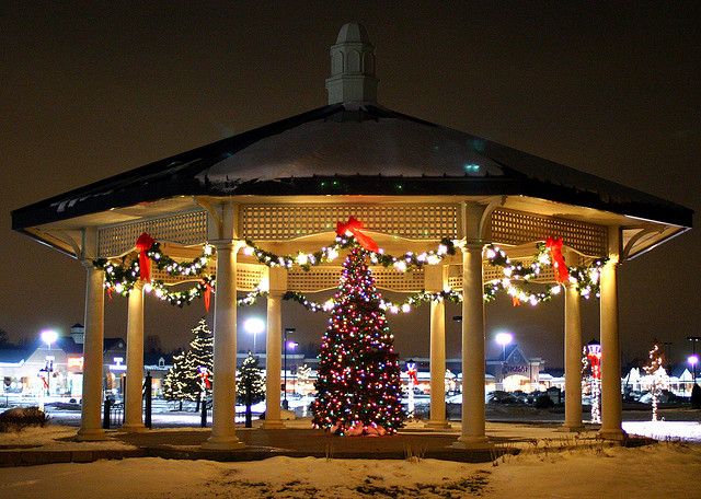 Christmas Decoraing Gazebos