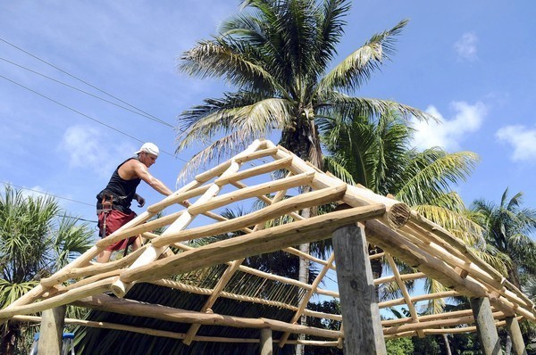 Tiki Hut Construction